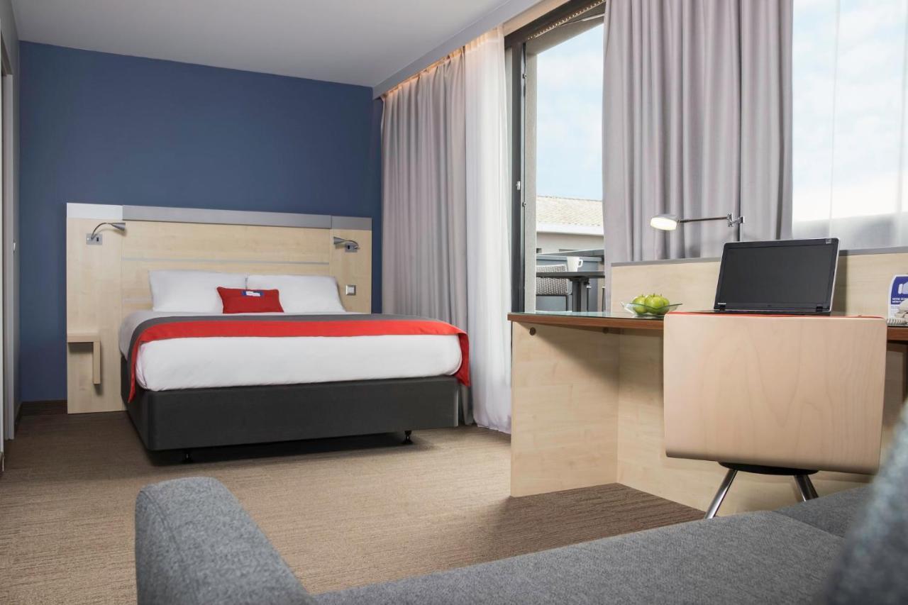 Hotel Express Toulouse Airport By Ihg Blagnac